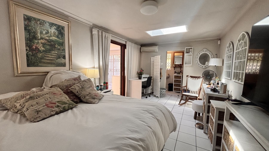 4 Bedroom Property for Sale in Kirstenhof Western Cape